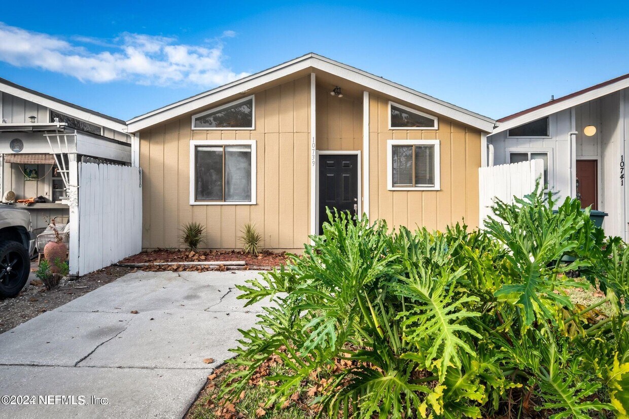 10739 Kusaie Dr, Jacksonville, FL 32246 Townhome Rentals in