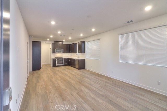 Building Photo - 2109 Crescent Moon