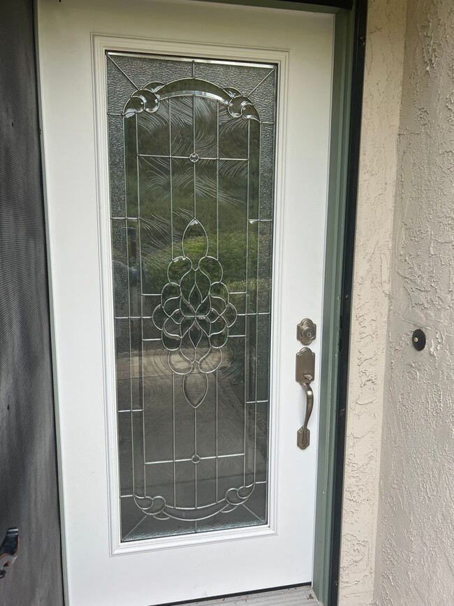 Building Photo - 55+ Home in Oceana Mission 1, Private End Unit!