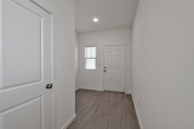 Building Photo - 905 Silver Buckle Ln