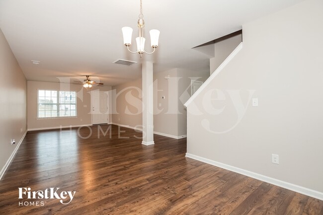 Foto del edificio - 1512 Summer View Ln