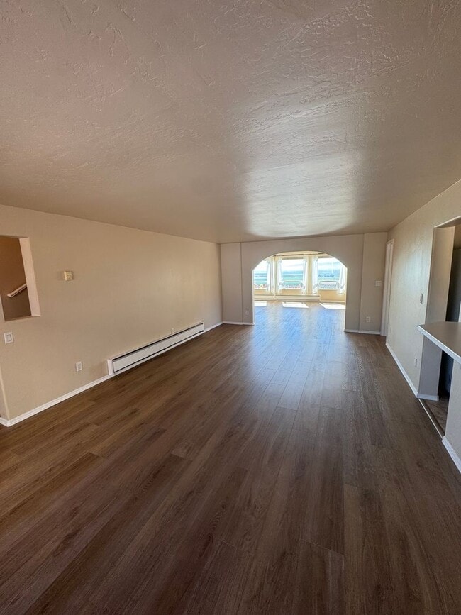 Foto del edificio - 3-Bedroom Home with Spectacular Views and ...