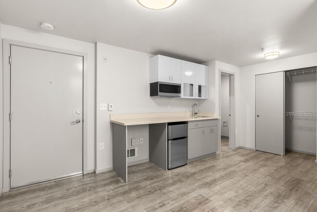 Interior Photo - 1806-1812 12th Ave Apartments