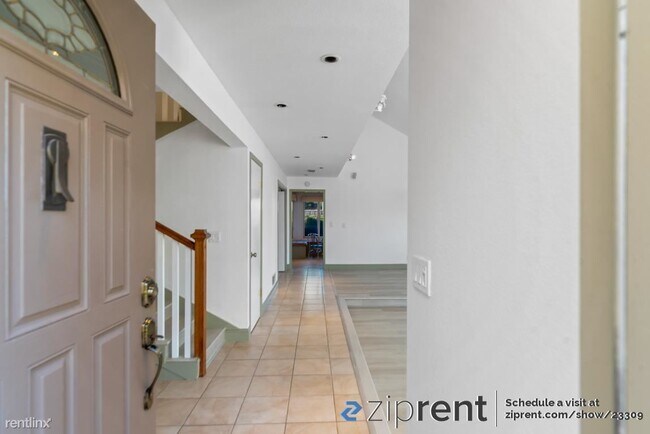 Foto del edificio - 4 br, 3 bath House - 451 Boothbay Ave, Fos...