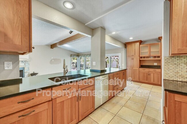 Building Photo - 1050 Big Valley Dr