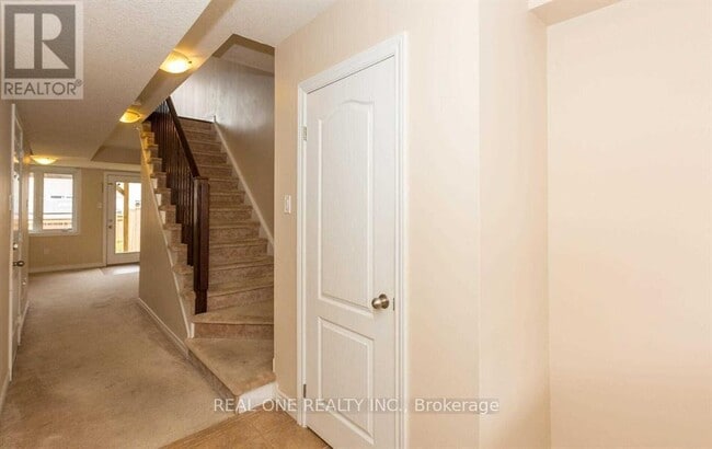 Building Photo - 16 Dorchester Ter