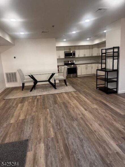 81-83 Hawthorne Avenue Unit 1 - 81-83 Hawthorne Avenue Unit 1 Apartment