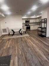 Building Photo - 81-83 Hawthorne Avenue Unit 1