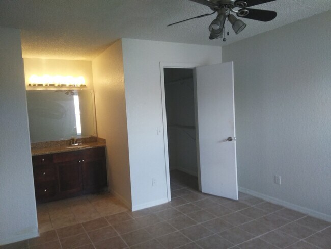 Foto del edificio - 5168 Conroy Rd