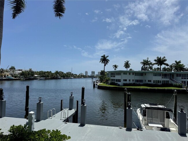 Foto del edificio - 508 Hendricks Isle