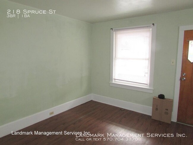 Building Photo - 218 Spruce St