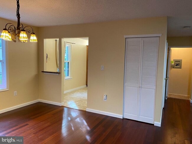 Building Photo - 64 Drewes Ct