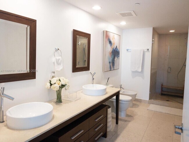 Foto del edificio - 475 Brickell Ave