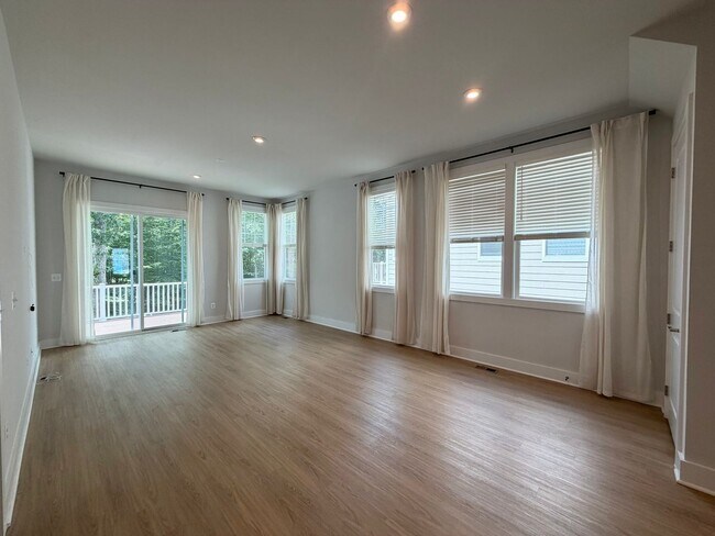 Building Photo - 1788 Flora Ln