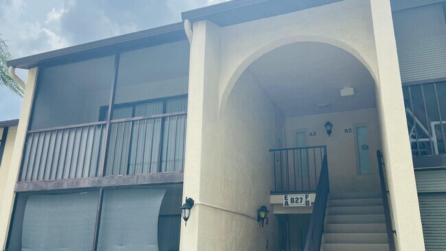 Foto del edificio - 827 Sky Pine Way