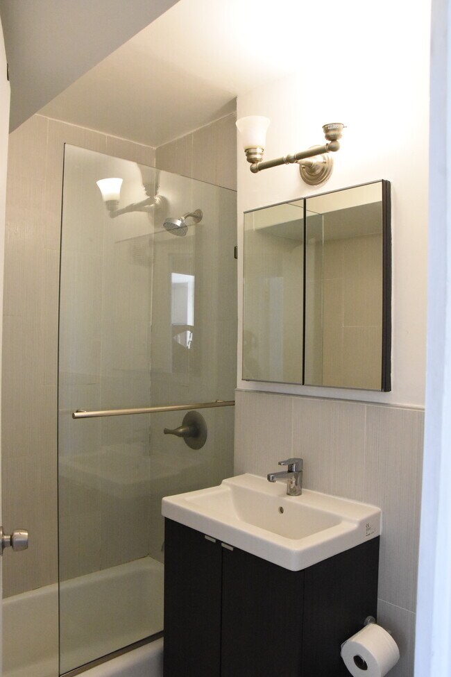 Foto del edificio - 720 E 31st St