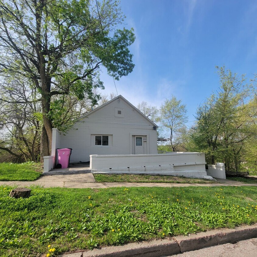 Primary Photo - 2026-28 W 2nd St