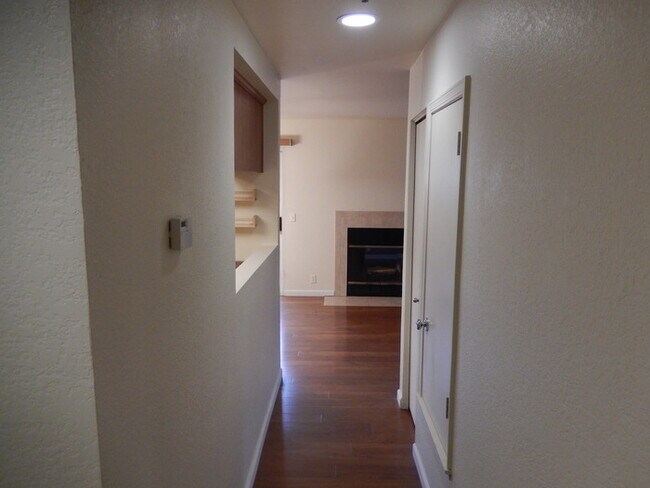 Foto del edificio - LEASE PENDING - Nice SLO Condo