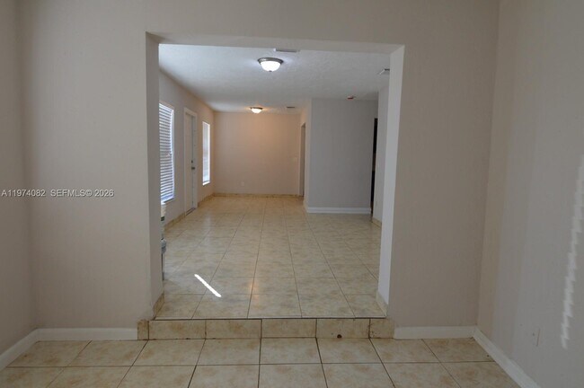 Foto del edificio - 731 NW 17th Ct