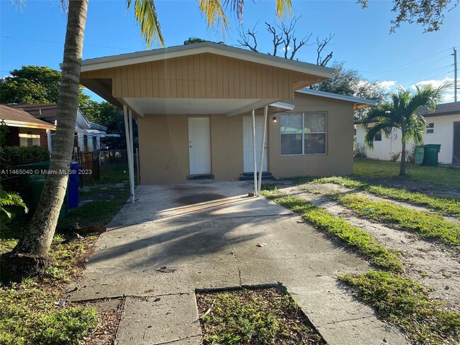 Foto del edificio - 2880 NW 12th Ct