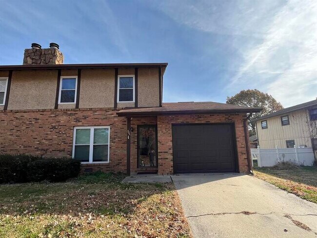 Building Photo - 704 Plankway Dr