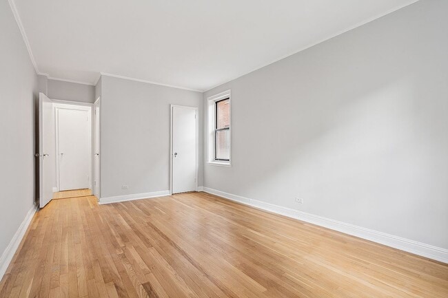 Building Photo - 205 W 95th St