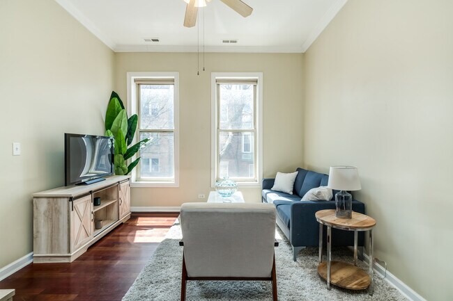 Building Photo - 1301 N Artesian Ave