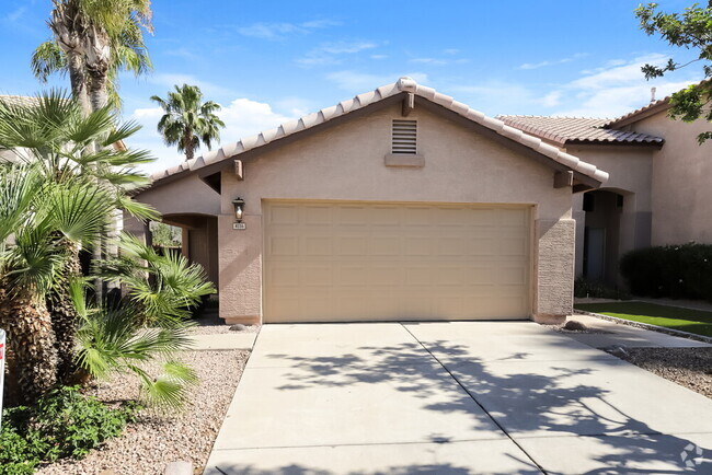 Building Photo - 4116 E Coolbrook Ave