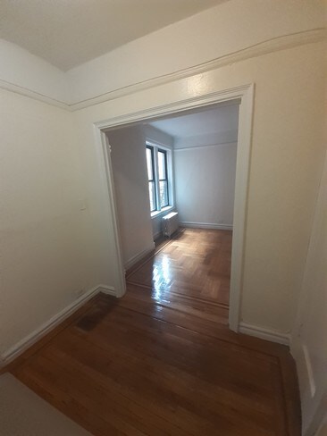Building Photo - 780 Pelham Pkwy S