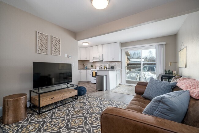 Foto del edificio - 909 E 46th Ct