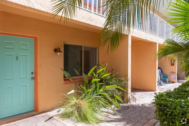 Building Photo - Bayshore Palms at Soho