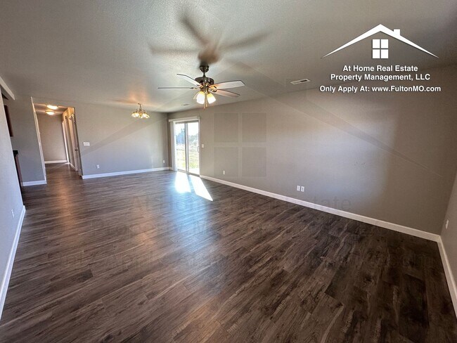 Building Photo - 518 Commons Drive Fulton, MO 65251