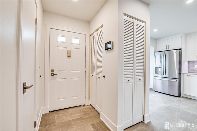 Foto del edificio - 369 Bromley Pl