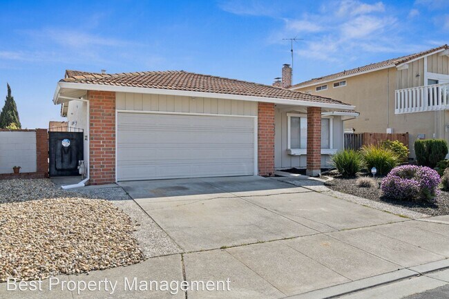 Building Photo - 4 br, 2 bath House - 2482 Cabrillo Dr