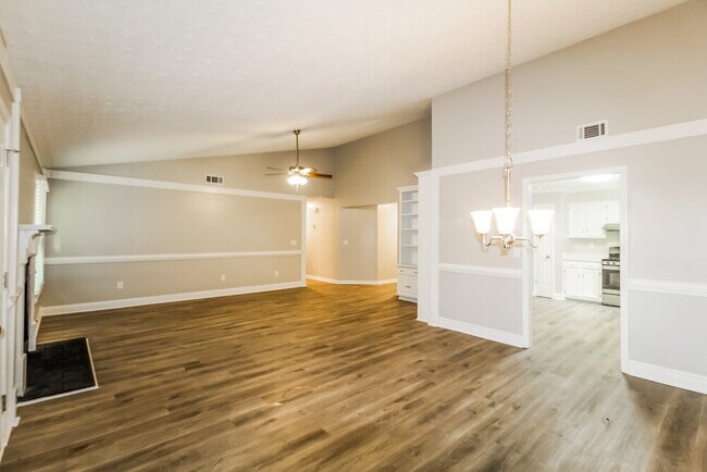 Building Photo - 235 Grayland Creek Dr