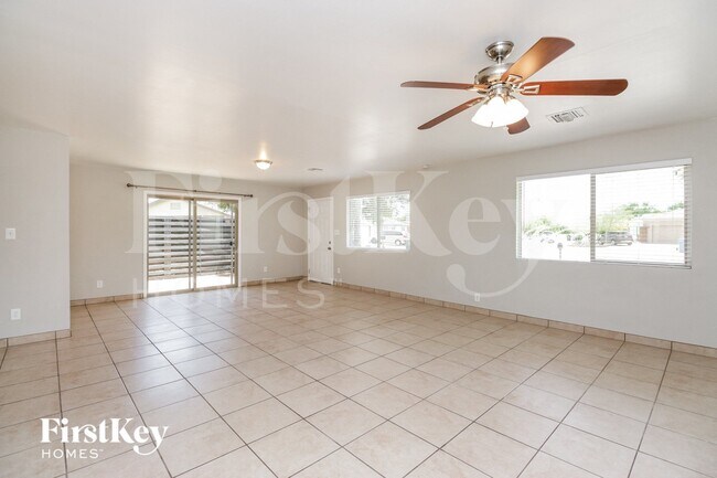 Foto del edificio - 14623 N 32nd Pl