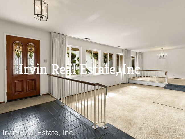 Foto del edificio - 3 br, 2 bath House - 36 Christopher Court.