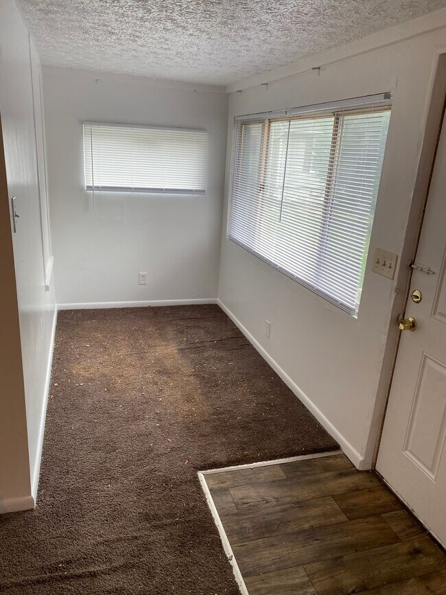 Foto del edificio - 53 1/2 E Emerling Ave  Akron Ohio