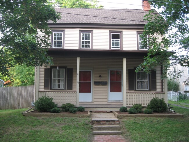 Building Photo - 121 North Bellevue Avenue