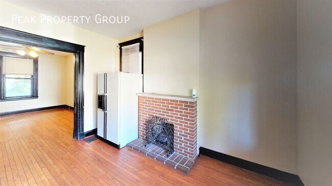 Photo - 2358 Stratford Ave Apartment