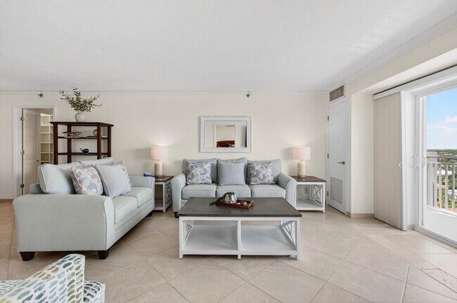 Building Photo - 4511 S Ocean Blvd