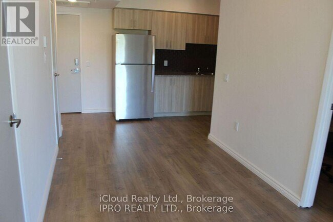 Building Photo - 275-B275 Larch St