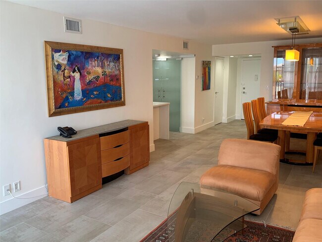 Foto del edificio - 1000 Parkview Dr