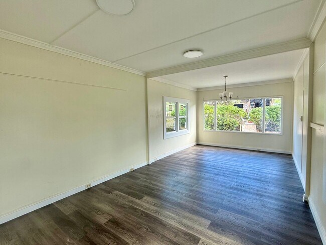 Building Photo - Newly Upgraded 2 Bedroom / 1 Bathroom House in Wailuku! Pet friendly!