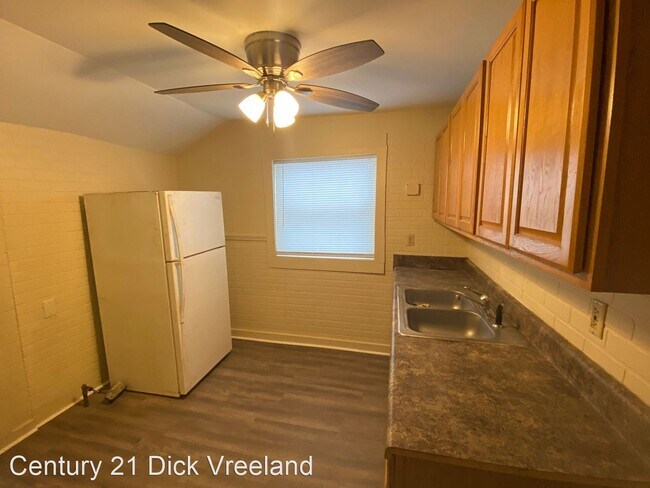 Building Photo - 2 br, 1 bath House - 315 S Spring Street