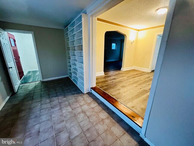 Foto del edificio - 428 Paxson Ave