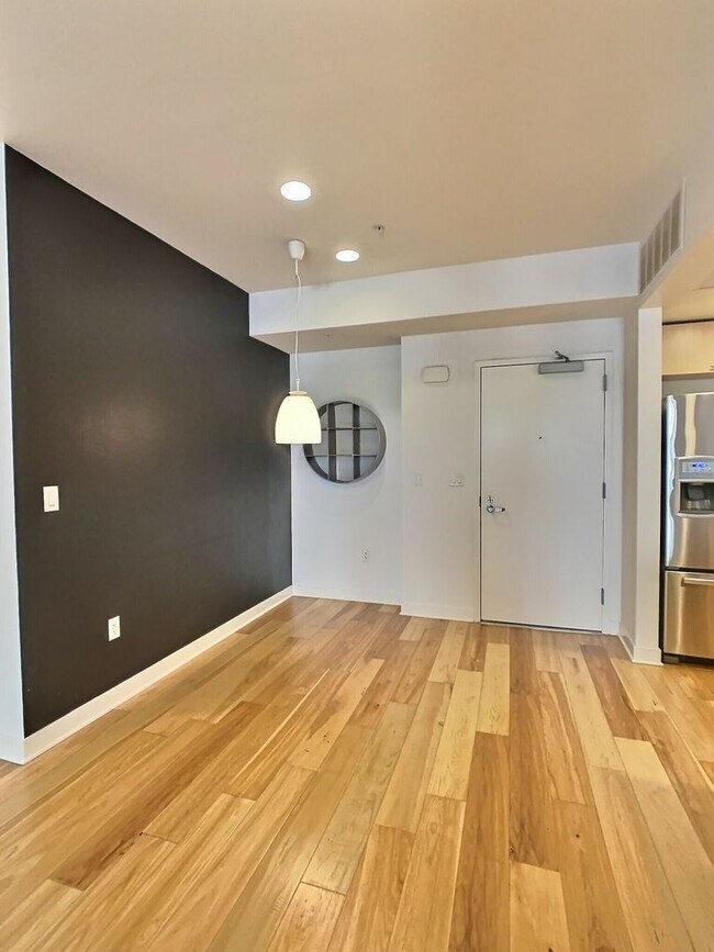 Foto del edificio - Two Bedroom Condo with Large Patio at Plan...