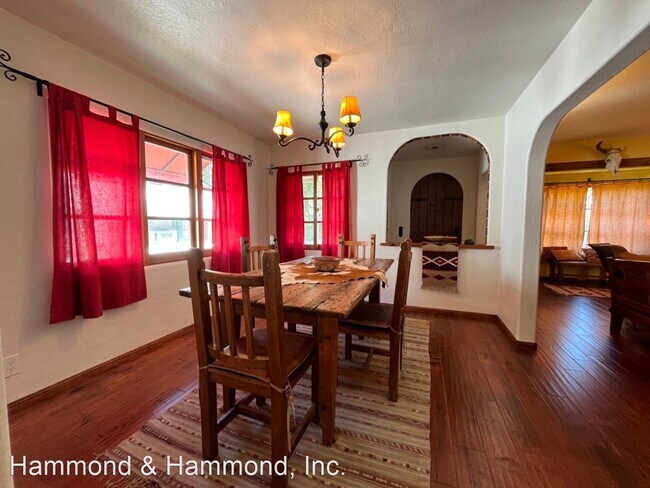 Foto del edificio - 3 br, 2 bath House - 12349 La Maida St.