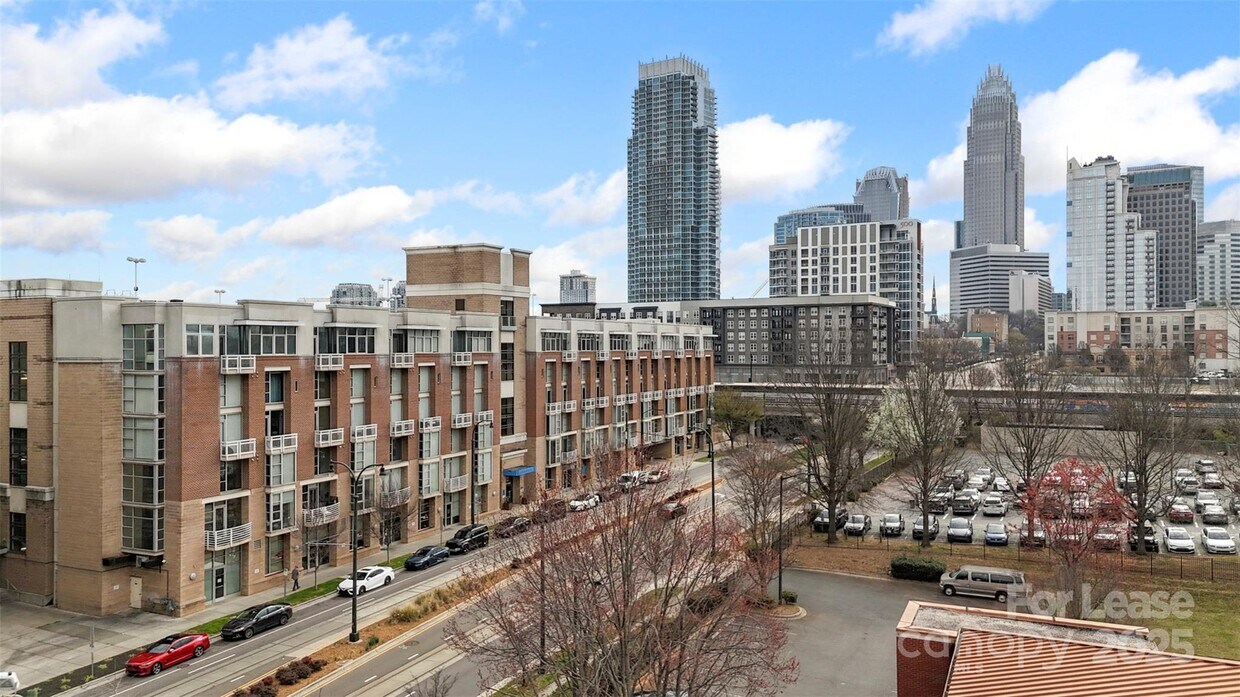Foto principal - 710 W Trade St