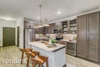 Foto del edificio - 1 br, 1 bath Flat - 3200 Darnell St